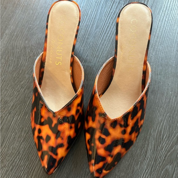 Tuckernuck Coconuts by Matisse Tortoise Shell Low Heel Miles Size 9 - Picture 3 of 5